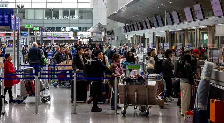 Almaniya hava limanında şübhəli dron təşvişi: Uçuşlar 2 saat dayandırıldı