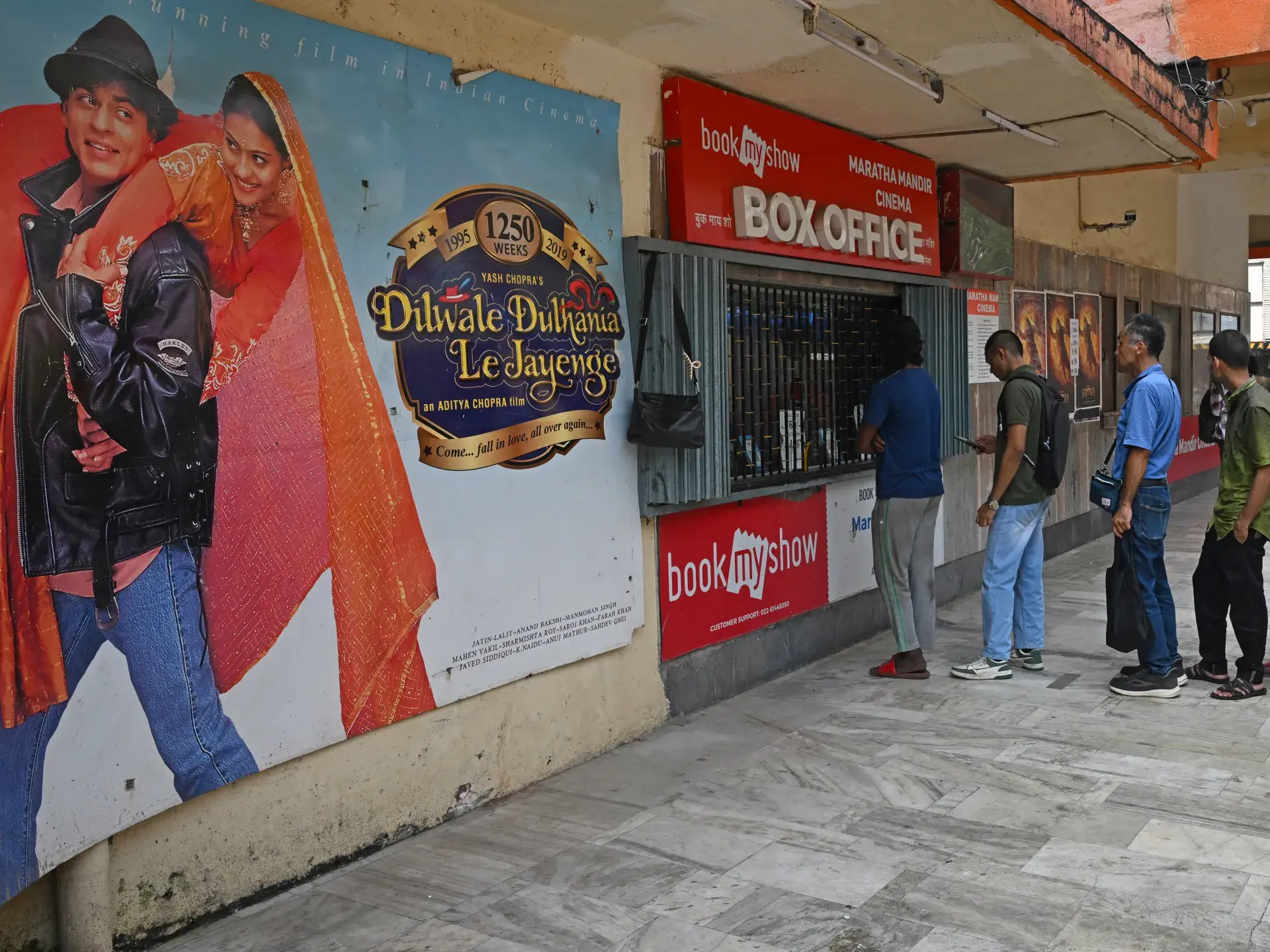 Bollivudun əfsanəvi eşq filmi Mumbayda 30 illik fasiləsiz nümayişlə tarixə düşdü