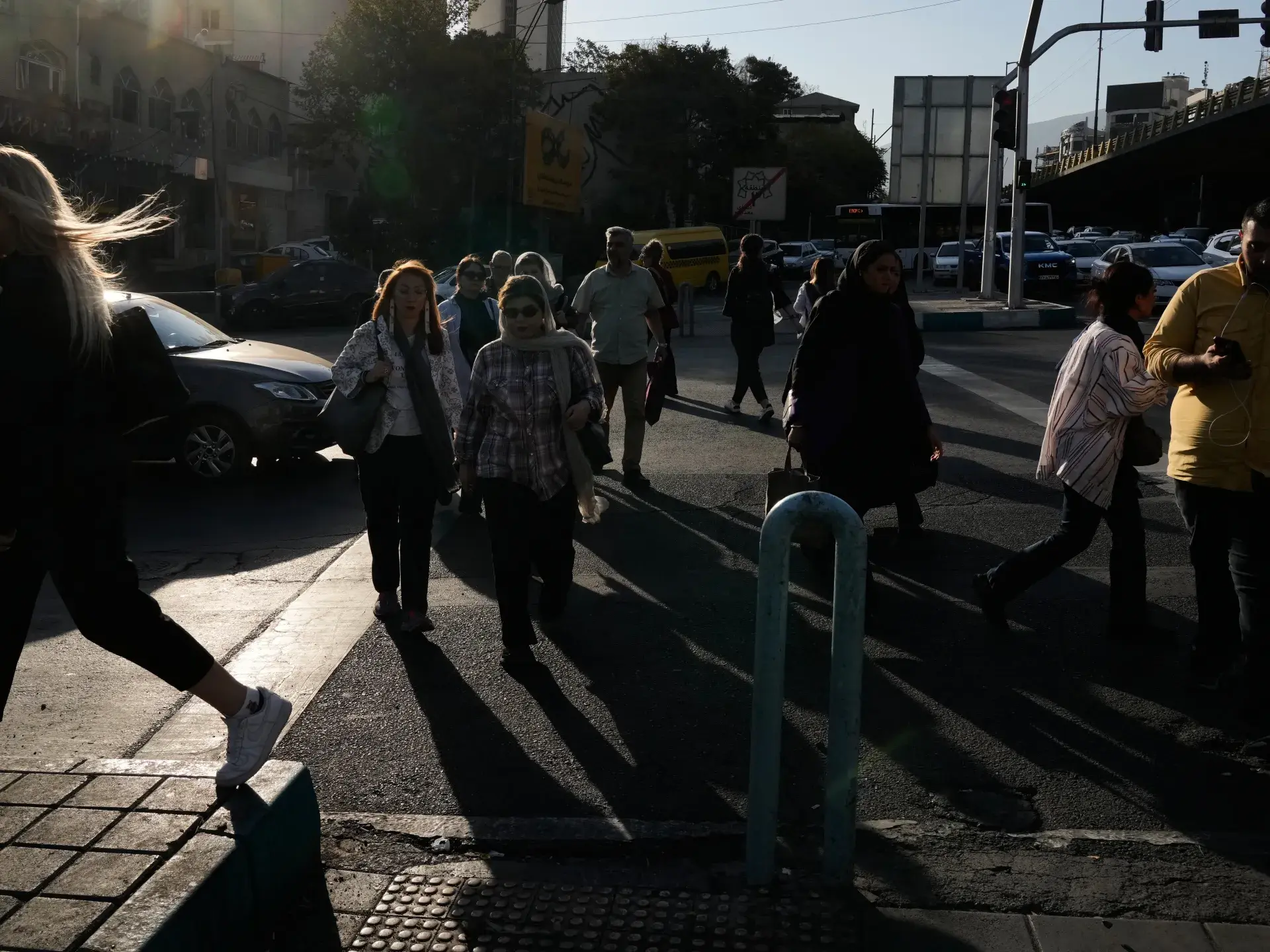 İran İsraillə müharibə sonrası sosial azadlıqlarda çətinlik çəkir